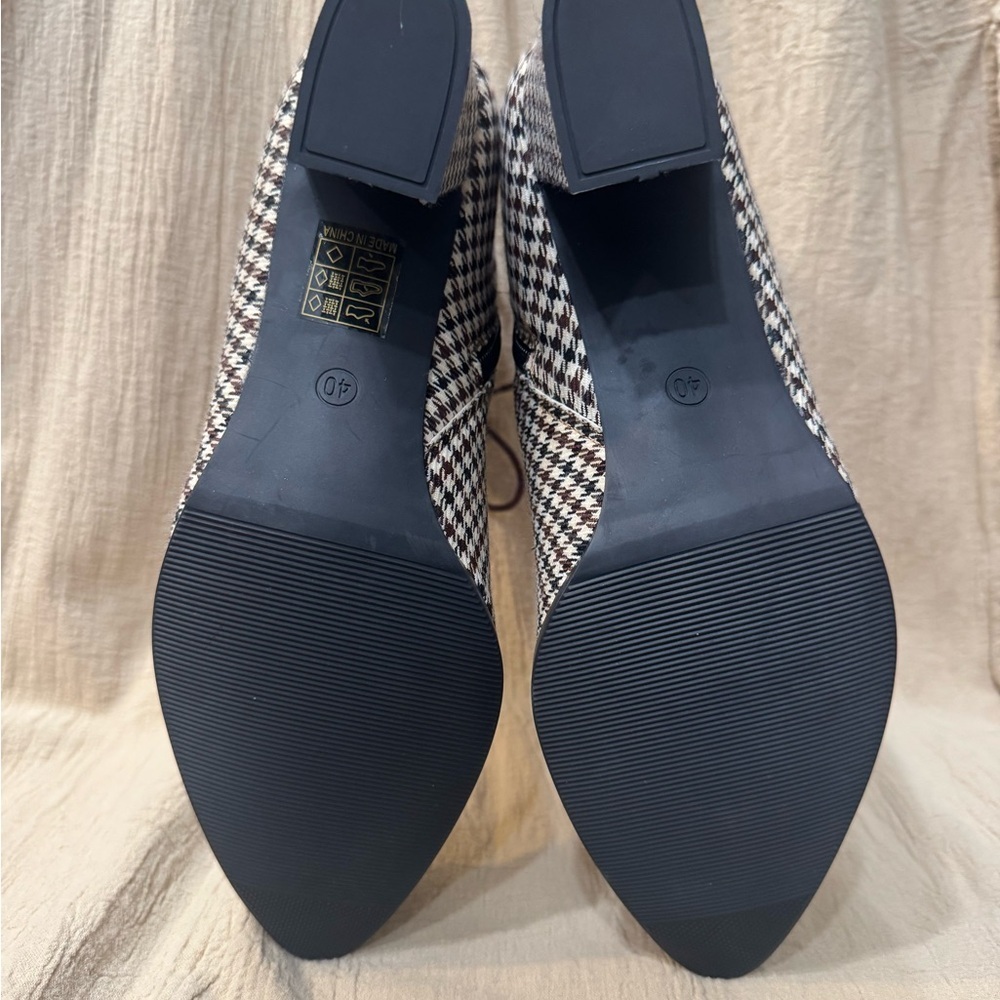 Elegant Houndstooth Lace-Up Ankle Boots - Picture 5 of 5